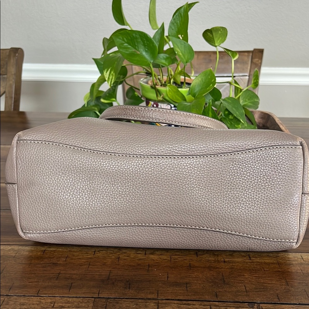 Tory Burch Brown Shoulder Bag with Pebbled Leather and Tassel - Picture 3 of 11